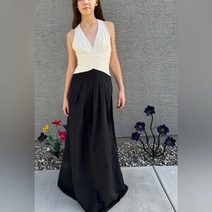 NWT BCBGMaxAzria Gardenia Halter Neck Gown Pleated Cream Crepe & Black Taffeta
